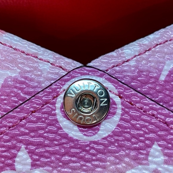 ❌SOLD❌Louis Vuitton Escale Small Kirigami Pochette - Picture 7 of 9